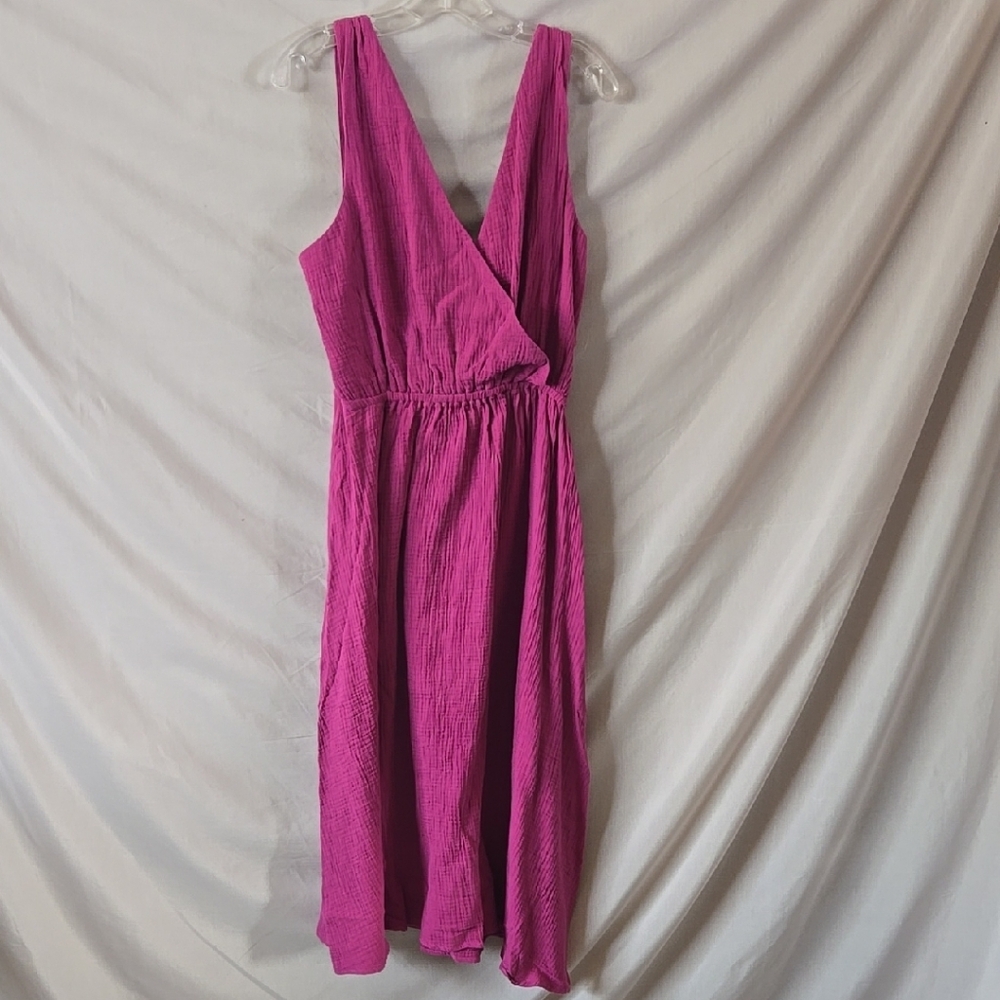 Fuchsia Midi Sundress with V-neck and Sleeveless Design for Night Out